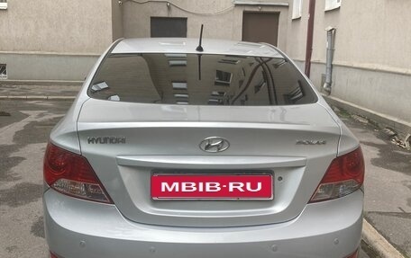 Hyundai Solaris II рестайлинг, 2012 год, 650 000 рублей, 3 фотография