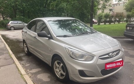 Hyundai Solaris II рестайлинг, 2012 год, 650 000 рублей, 5 фотография