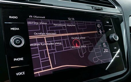 Volkswagen Tiguan II, 2019 год, 2 850 000 рублей, 13 фотография