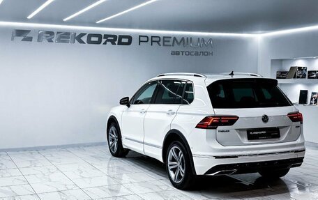 Volkswagen Tiguan II, 2019 год, 2 850 000 рублей, 29 фотография