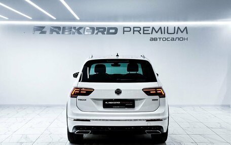 Volkswagen Tiguan II, 2019 год, 2 850 000 рублей, 30 фотография