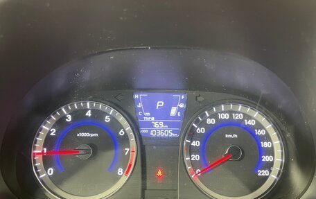 Hyundai Solaris II рестайлинг, 2013 год, 886 000 рублей, 15 фотография