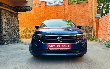 Volkswagen Polo VI (EU Market), 2022 год, 1 950 000 рублей, 2 фотография