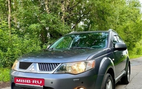Mitsubishi Outlander III рестайлинг 3, 2008 год, 1 330 000 рублей, 2 фотография