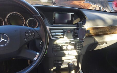 Mercedes-Benz E-Класс, 2010 год, 1 500 000 рублей, 7 фотография