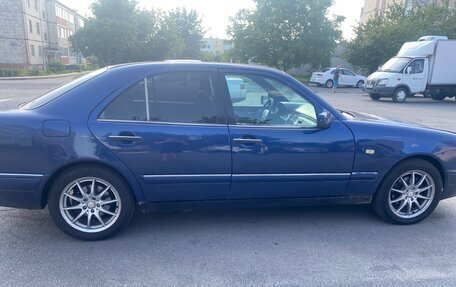 Mercedes-Benz E-Класс, 1997 год, 230 000 рублей, 7 фотография