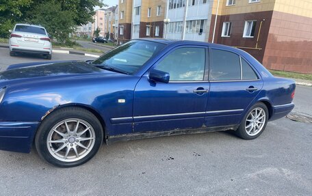Mercedes-Benz E-Класс, 1997 год, 230 000 рублей, 5 фотография