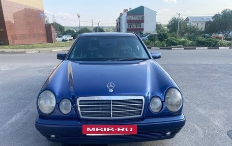 Mercedes-Benz E-Класс, 1997 год, 230 000 рублей, 6 фотография