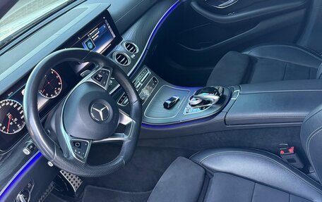 Mercedes-Benz E-Класс, 2017 год, 3 300 000 рублей, 5 фотография