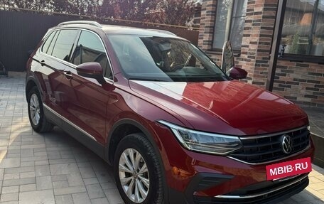 Volkswagen Tiguan II, 2021 год, 3 600 000 рублей, 2 фотография