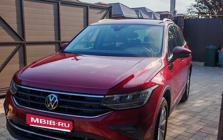Volkswagen Tiguan II, 2021 год, 3 600 000 рублей, 3 фотография