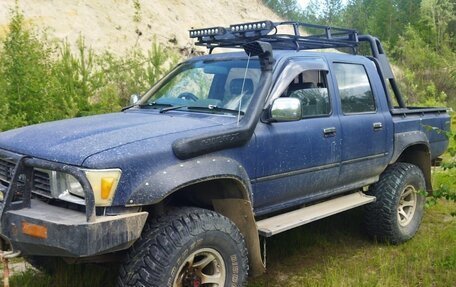 Toyota Hilux VI, 1989 год, 2 350 000 рублей, 2 фотография