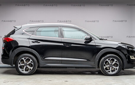 Hyundai Tucson III, 2018 год, 1 995 000 рублей, 6 фотография