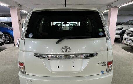 Toyota ISis I, 2014 год, 1 550 000 рублей, 7 фотография