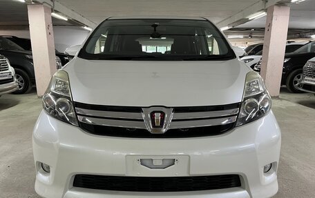 Toyota ISis I, 2014 год, 1 550 000 рублей, 3 фотография