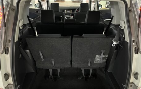 Toyota ISis I, 2014 год, 1 550 000 рублей, 21 фотография
