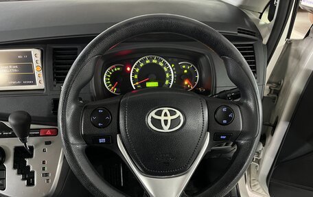 Toyota ISis I, 2014 год, 1 550 000 рублей, 14 фотография