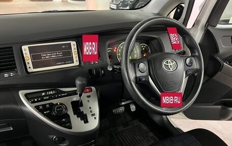 Toyota ISis I, 2014 год, 1 550 000 рублей, 13 фотография