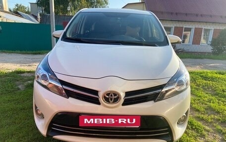 Toyota Verso I, 2014 год, 1 700 000 рублей, 12 фотография