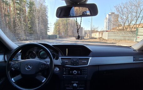 Mercedes-Benz E-Класс, 2010 год, 1 300 000 рублей, 6 фотография