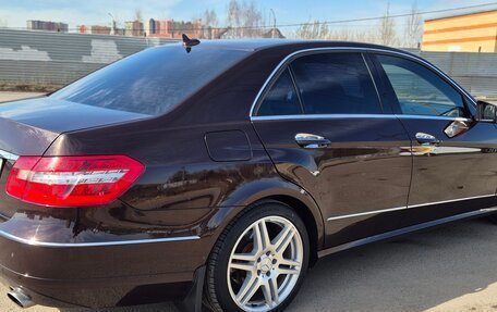 Mercedes-Benz E-Класс, 2010 год, 1 300 000 рублей, 4 фотография