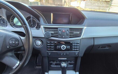 Mercedes-Benz E-Класс, 2010 год, 1 300 000 рублей, 7 фотография