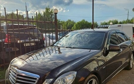 Mercedes-Benz E-Класс, 2010 год, 1 300 000 рублей, 10 фотография