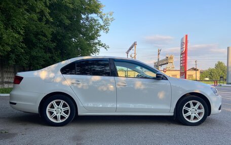 Volkswagen Jetta VI, 2013 год, 1 160 000 рублей, 2 фотография
