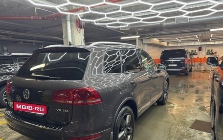 Volkswagen Touareg III, 2011 год, 1 830 000 рублей, 3 фотография