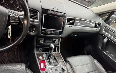 Volkswagen Touareg III, 2011 год, 1 830 000 рублей, 7 фотография