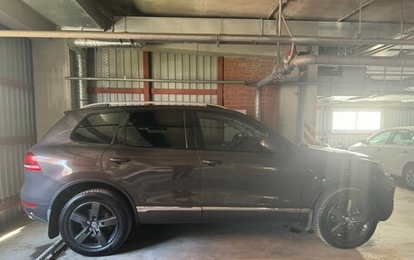Volkswagen Touareg III, 2011 год, 1 830 000 рублей, 18 фотография