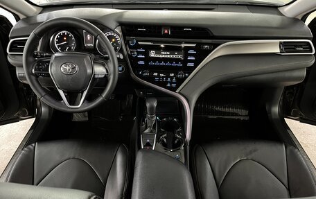 Toyota Camry, 2018 год, 2 049 000 рублей, 16 фотография
