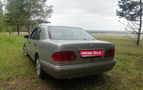 Mercedes-Benz E-Класс, 1997 год, 400 000 рублей, 3 фотография