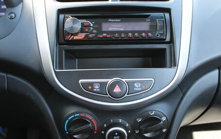 Hyundai Solaris II рестайлинг, 2011 год, 729 000 рублей, 21 фотография