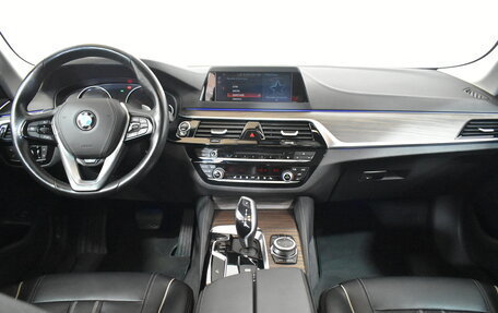 BMW 5 серия, 2019 год, 3 999 000 рублей, 8 фотография