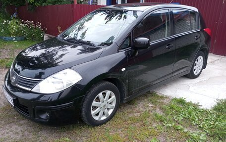Nissan Tiida, 2010 год, 700 000 рублей, 2 фотография