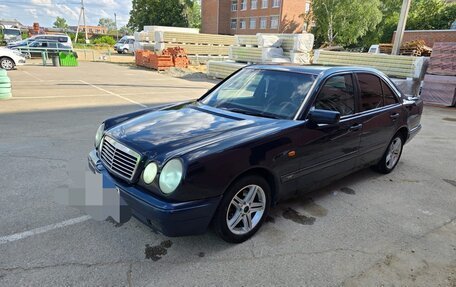 Mercedes-Benz E-Класс, 1995 год, 338 000 рублей, 3 фотография