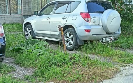 Toyota RAV4, 2006 год, 1 400 000 рублей, 3 фотография