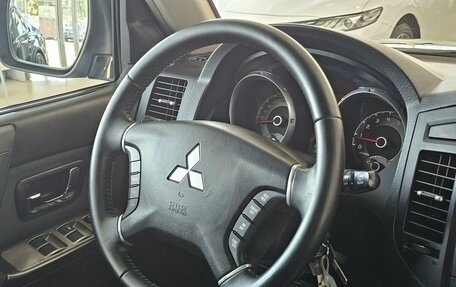 Mitsubishi Pajero IV, 2008 год, 1 889 000 рублей, 22 фотография