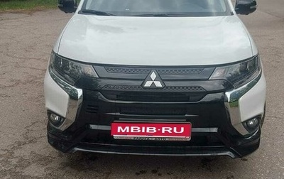 Mitsubishi Outlander III рестайлинг 3, 2022 год, 3 500 000 рублей, 1 фотография