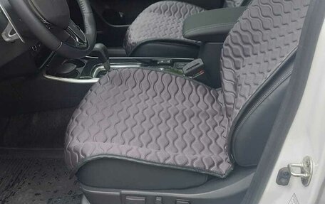 Mitsubishi Outlander III рестайлинг 3, 2022 год, 3 500 000 рублей, 10 фотография
