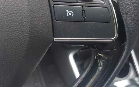 Mitsubishi Outlander III рестайлинг 3, 2022 год, 3 500 000 рублей, 16 фотография