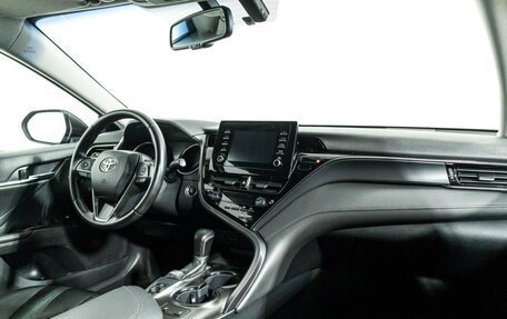 Toyota Camry, 2021 год, 2 299 700 рублей, 9 фотография