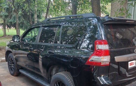 Toyota Land Cruiser Prado 150 рестайлинг 2, 2017 год, 4 000 000 рублей, 5 фотография