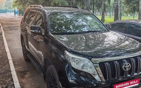 Toyota Land Cruiser Prado 150 рестайлинг 2, 2017 год, 4 000 000 рублей, 2 фотография
