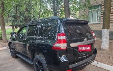 Toyota Land Cruiser Prado 150 рестайлинг 2, 2017 год, 4 000 000 рублей, 4 фотография