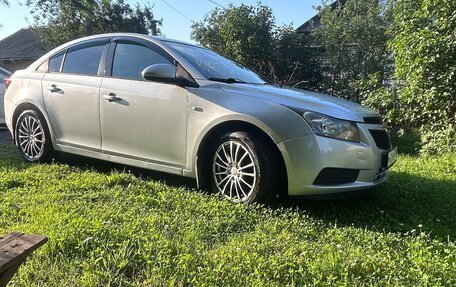 Chevrolet Cruze II, 2010 год, 720 000 рублей, 8 фотография