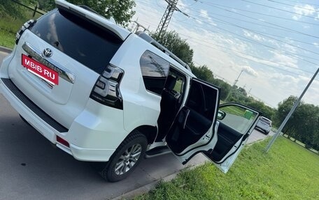 Toyota Land Cruiser Prado 150 рестайлинг 2, 2018 год, 4 300 000 рублей, 5 фотография