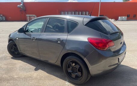 Opel Astra J, 2011 год, 720 000 рублей, 6 фотография