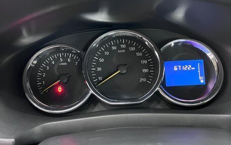Renault Logan II, 2017 год, 849 000 рублей, 6 фотография